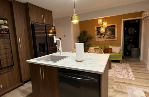 New Haven House | Charming 2-bedroom house with AC, WiFi in fantastic New Haven