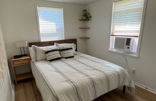 Gonzales House | Charming 2 Bedroom Home Blocks from Historic Gonzales Square