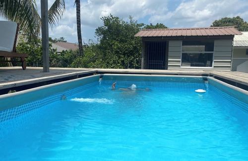 Armenia House | Charming 2-bedroom house in brilliant Belmopan with AC, WiFi