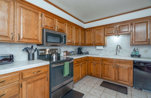 Amarillo House | Charming 2-bedroom house in fabulous Amarillo with AC, WiFi, and Coffee Bar!