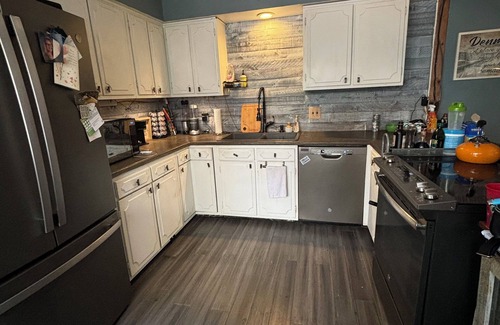 Galloway House | Charming 2-bedroom house with AC, fitness room in gorgeous Galloway