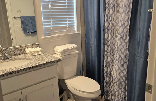 Interchange Square House | Charming 2-bedroom house in Palm Bay with WiFi and AC