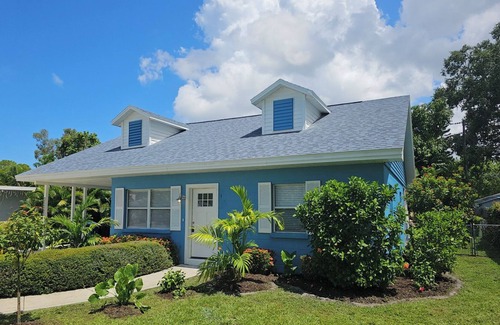 Gulf Gate Estates House | Charming 2-bedroom house located just minutes from Siesta Key