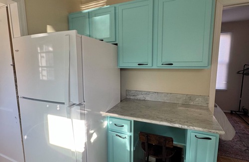 Sycamore House | Charming 2-bedroom house with WiFi, AC in adorable Sycamore