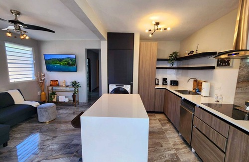 Fajardo House | Charming 2-bedroom house in the heart of the city of Fajardo, PR with WiFi, AC