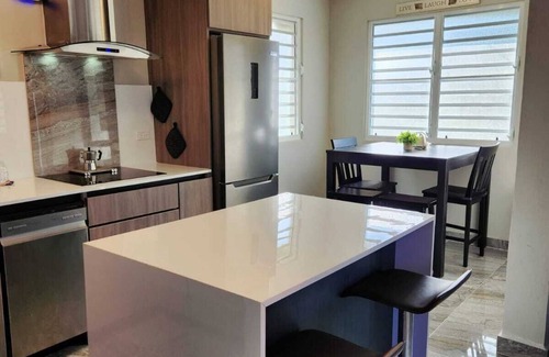 Fajardo House | Charming 2-bedroom house in the heart of the city of Fajardo, PR with WiFi, AC