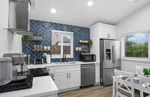 Lodi House | Charming 2-bedroom house in lovely Lodi with WiFi, AC