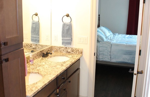 Ankeny House | Charming 2-bedroom house in serene Ankeny with fitness room, WiFi