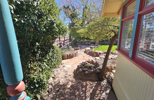 Jerome House | Charming 2-bedroom house in delightful Jerome on the boardwalk with WiFi, AC