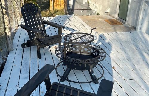 Joplin House | Charming 2-bedroom house with WiFi and AC in marvelous Joplin