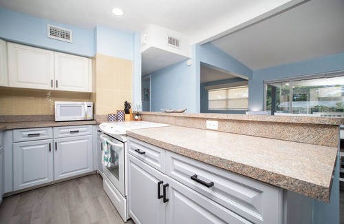 Largo House | Charming 2-bedroom house in lovely Largo with AC