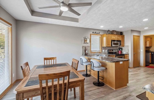 Omaha House | Charming 2-bedroom house in lovely Omaha with AC, WiFi.