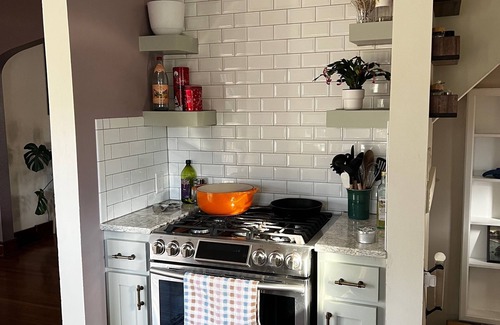Benson House | ~Charming 2-bedroom house in Omaha's Dundee Historic District~