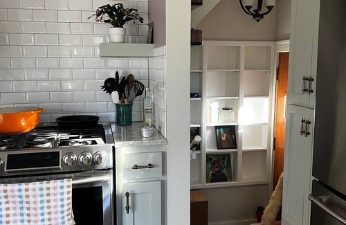 Benson House | ~Charming 2-bedroom house in Omaha's Dundee Historic District~