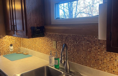 Kansas City House | Charming 2-bedroom house with AC, WiFi in delightful KCMO