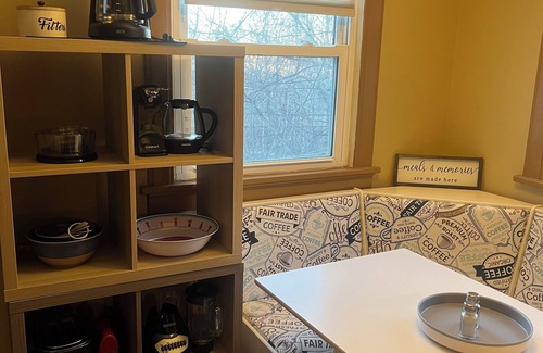 Kansas City House | Charming 2-bedroom house with AC, WiFi in delightful KCMO