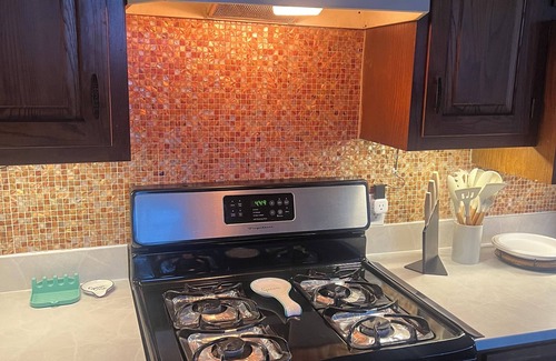 Kansas City House | Charming 2-bedroom house with AC, WiFi in delightful KCMO