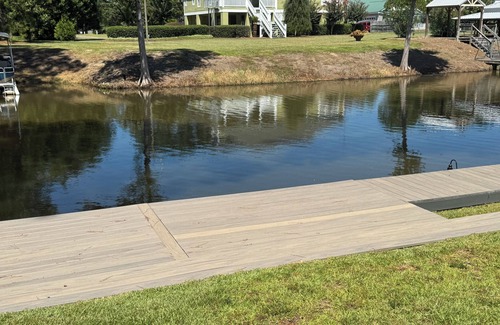 Cordele House | Charming 2-bedroom lake house on Lake Blackshear