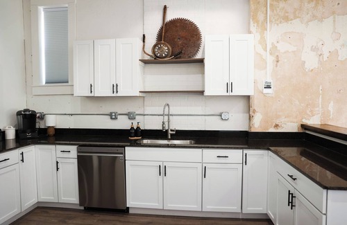 Denison Apartment | Charming 2-bedroom Loft @ the Historic Katy Depot located in Denison TX