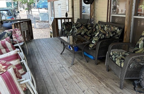 Cookson House | Charming 2-bedroom mobile home with AC, WiFi at serene Lake Tenkiller!