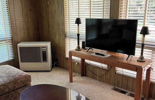Redway House | Charming 2-bedroom modular home in Redway surrounded by State Parks.