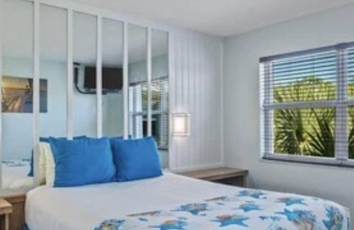 Sebastian Resort | Charming 2-bedroom resort with full kitchen cookware and utensils