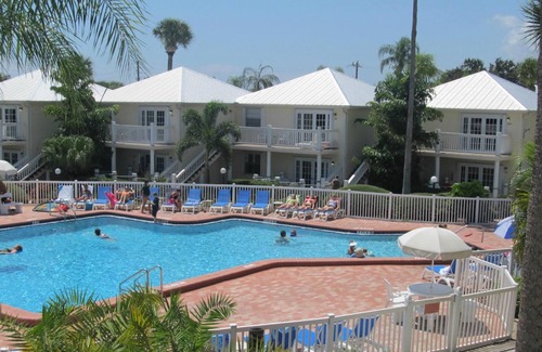 Sebastian Resort | Charming 2-bedroom resort with AC, WiFi in beautiful, popular Sebastian, Florida