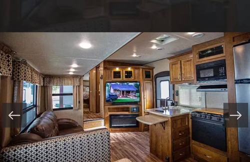 Waco House | Charming 2-bedroom RV with AC, WiFi in vibrant Waco, choose resort location
