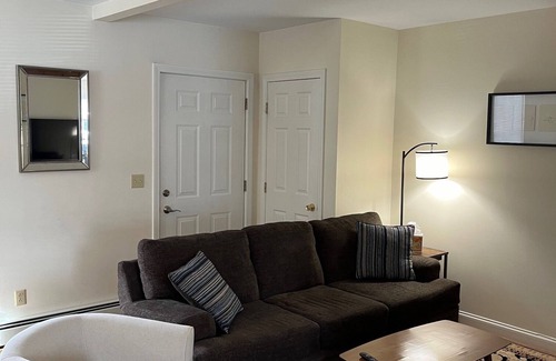 Brunswick House | Charming 2-bedroom townhome in the heart of downtown Brunswick