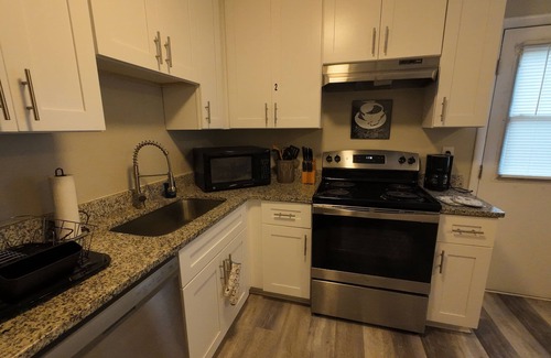 Jonesboro House | Charming 2-bedroom townhome with WiFi, AC in fabulous Jonesboro