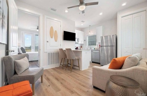 Downtown House | Charming 2-bedroom townhome with AC and WiFi in Pensacola