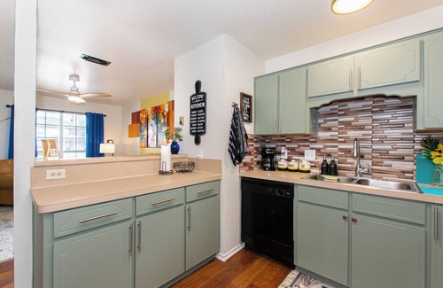 Killeen House | Charming 2-bedroom townhome with WiFi, AC in Enchanting Killeen
