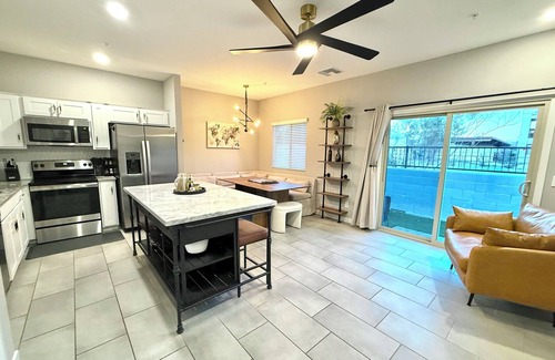 North Mountain House | Charming 2-bedroom townhome with AC, WiFi in terrific Phoenix