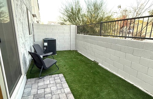 North Mountain House | Charming 2-bedroom townhome with AC, WiFi in terrific Phoenix