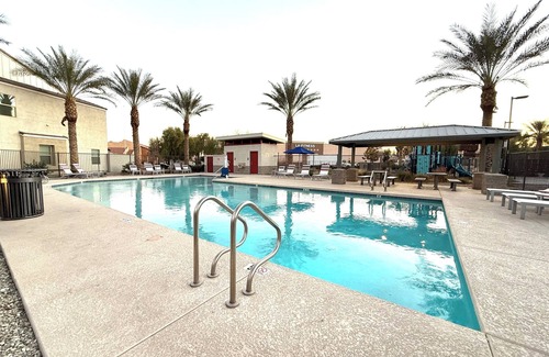 North Mountain House | Charming 2-bedroom townhome with AC, WiFi in terrific Phoenix