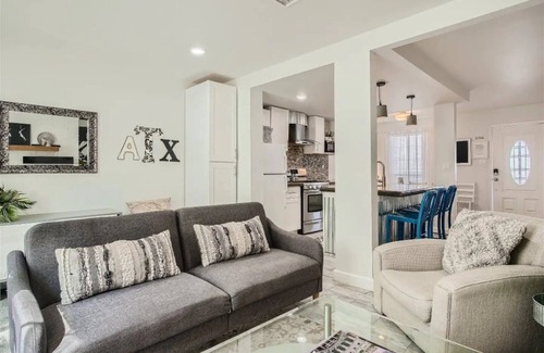 Brentwood Condo | Charming 2-bedroom Townhome Near UT Campus/Rosedale