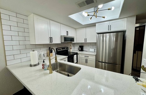 Tempe House | Charming 2-bedroom townhome with AC and WiFi in cool Tempe