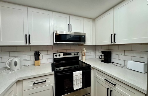 Tempe House | Charming 2-bedroom townhome with AC and WiFi in cool Tempe