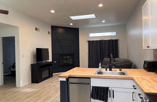 Westside House | Charming 2-bedroom townhome with AC, WiFi in terrific Albuquerque