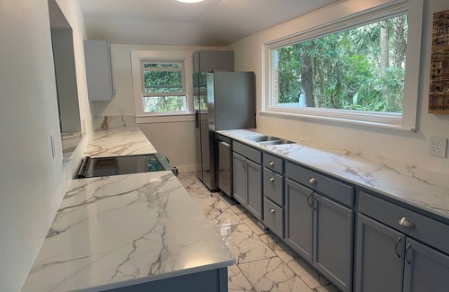 Gainesville House | Charming 2-bedroom house in Gainesville with large back yard close to campus