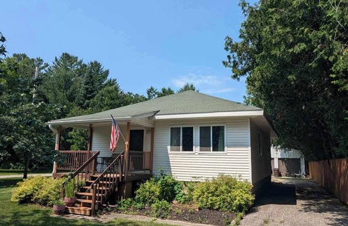 Indian River House | Charming 2-bedroom home in delightful downtown Indian River