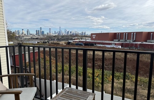 Communipaw Apartment | Charming 2 bedroom apartment with WiFi AC in terrific Jersey City