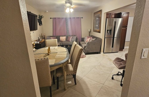 Harris House | Charming 2-bedroom/1Ba house with WiFi, AC, Laundry - - Non Smoking