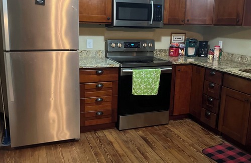 Algiers Apartment | Charming 2-bedroom apartment with wifi. Three blocks to ferry.
