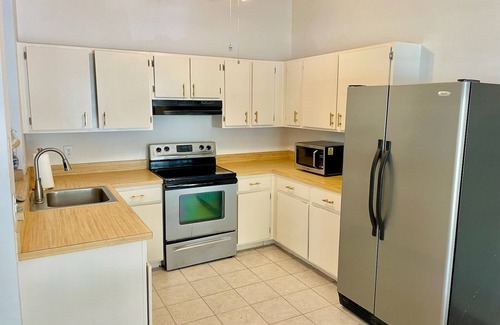 Lake St. George House | Charming 2-bedroom house with WiFi, AC in lovely Palm Harbor