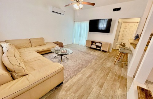 Lake St. George House | Charming 2-bedroom house with WiFi, AC in lovely Palm Harbor