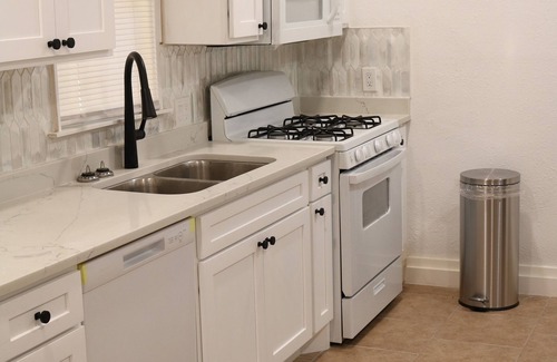 Eastside Promise Neighborhood House | Charming 2-bedroom house in fantastic San Antonio with WiFi, AC