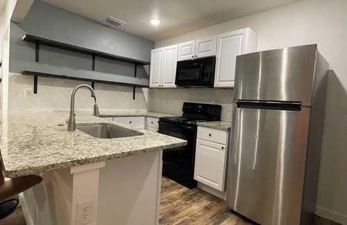 Southside House | Charming 2-bedroom house south of downtown San Antonio