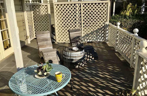 Pacific Heights Apartment | Charming 2 Bedroom Victorian top floor private apartment in Pacific Heights home
