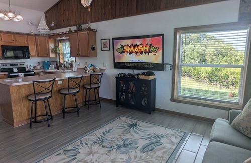 Aripeka Cottage | Charming 2-bedroom waterfront oasis in delightful Spring Hill